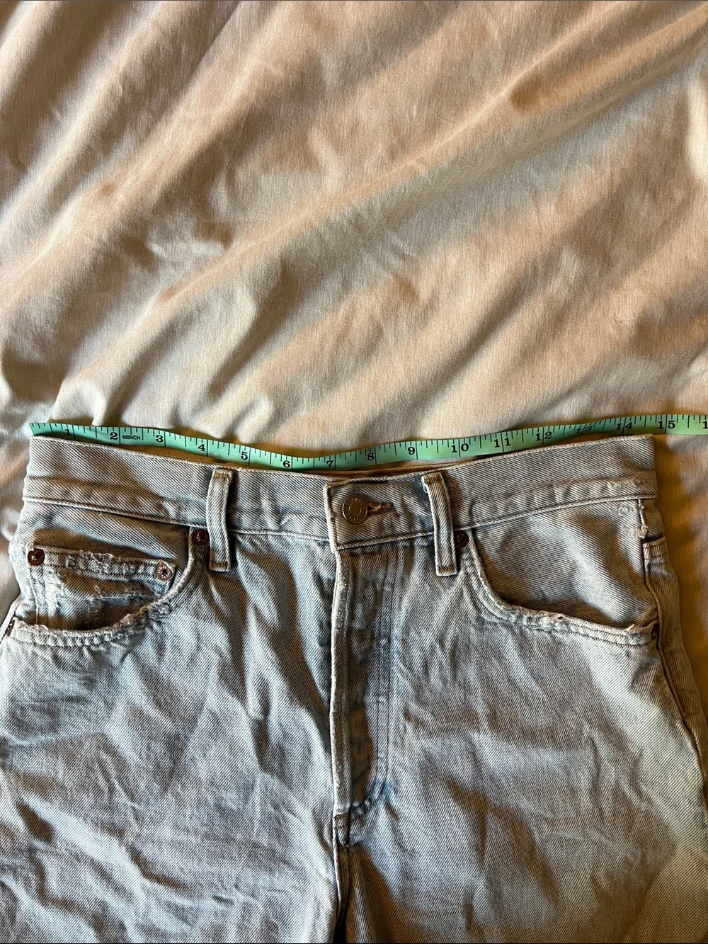 AGOLDE Dee Cotton Denim Cutoff Shorts in Jinx - Size 27 - Picture 9 of 13